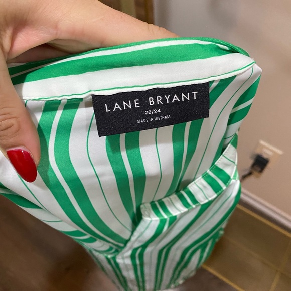 Lane Bryant Relaxed Green and White 3/4 Sleeve Blouse - Picture 2 of 2